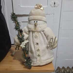 Cream Snowman Decor